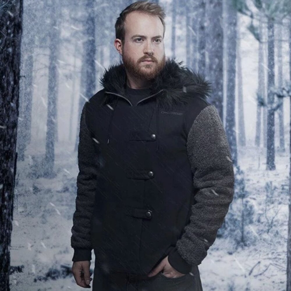 Limited Edition: Game of Thrones Jon Snow Fur-Lined Hoodie – Black & Gray (XL)